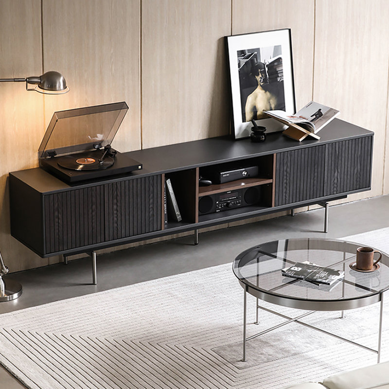 Meuble télé en chêne avec plusieurs armoires, H 22,83 po x L 70,86 po x l 15,75 po