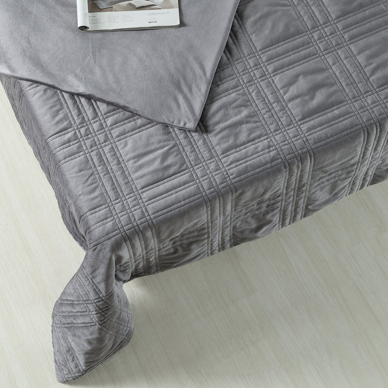 Couverture matelassée pour chambre Yasmine, Gris, 12 lb, l 48 po x L 72 po