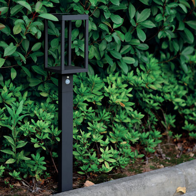 Solar Outdoor Light Dusk to Dawn Solar Pathway Light Wireless LED Tall Street Light IP54 Waterproof