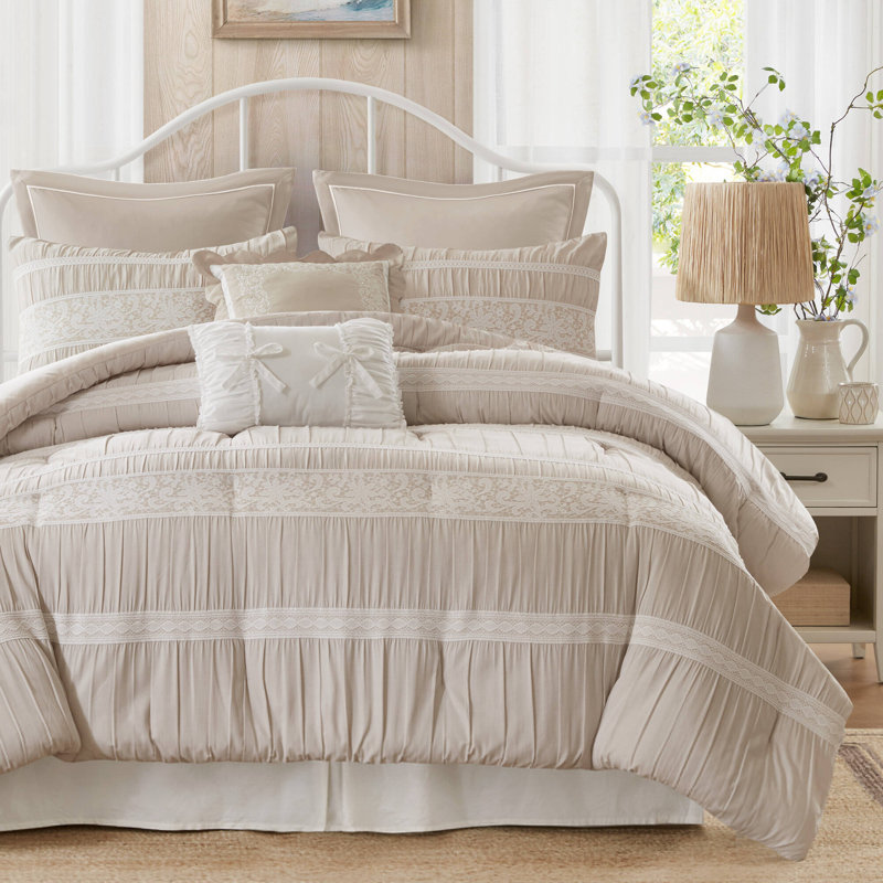 Romantic Jacquard Bedding Set, Polyester Comforter Queen Size For Home