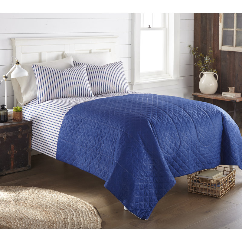Twin Americana Stripe Reversible Seersucker Quilt Set