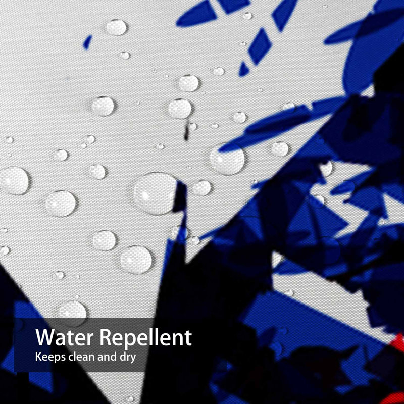 Rideau de douche triangulaire blanc avec pois rouges et bleus, L 72 po x l 84 po