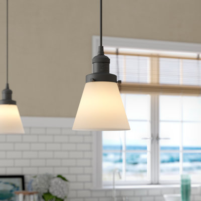 Luminaire suspendu conique à 1 lumière Parkview