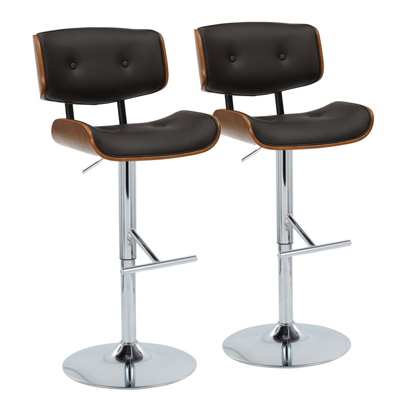 Tabouret de bar pivotant réglable avec dossier en noyer, siège en similicuir espresso, structure chromée et repose-pieds en forme de T pour un confort personnalisé et une polyvalence moderne.