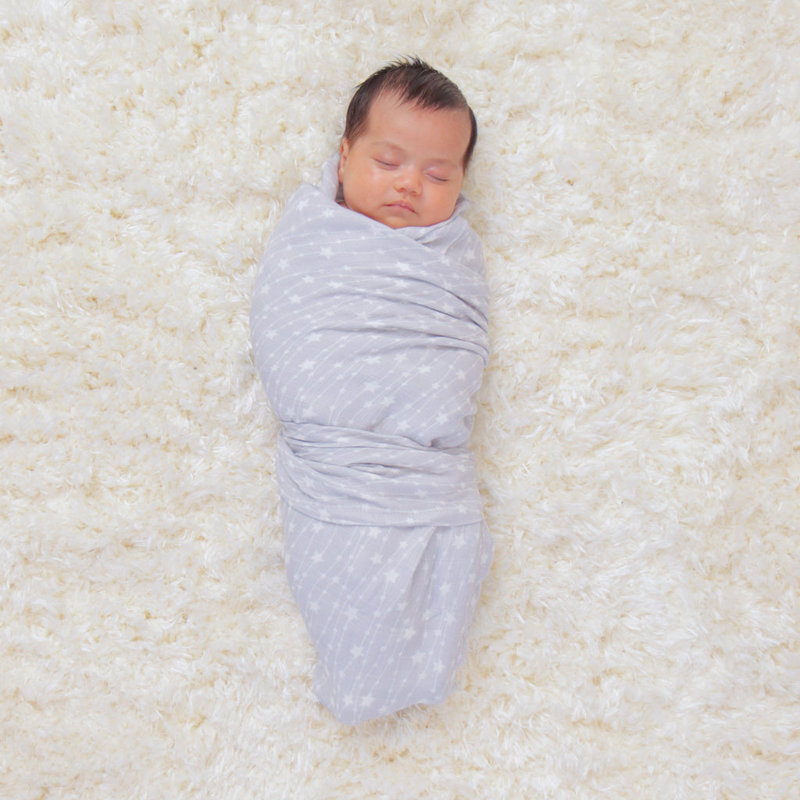 Comfy Cubs Large Grey and White Muslin Cotton Swaddle Blankets Set