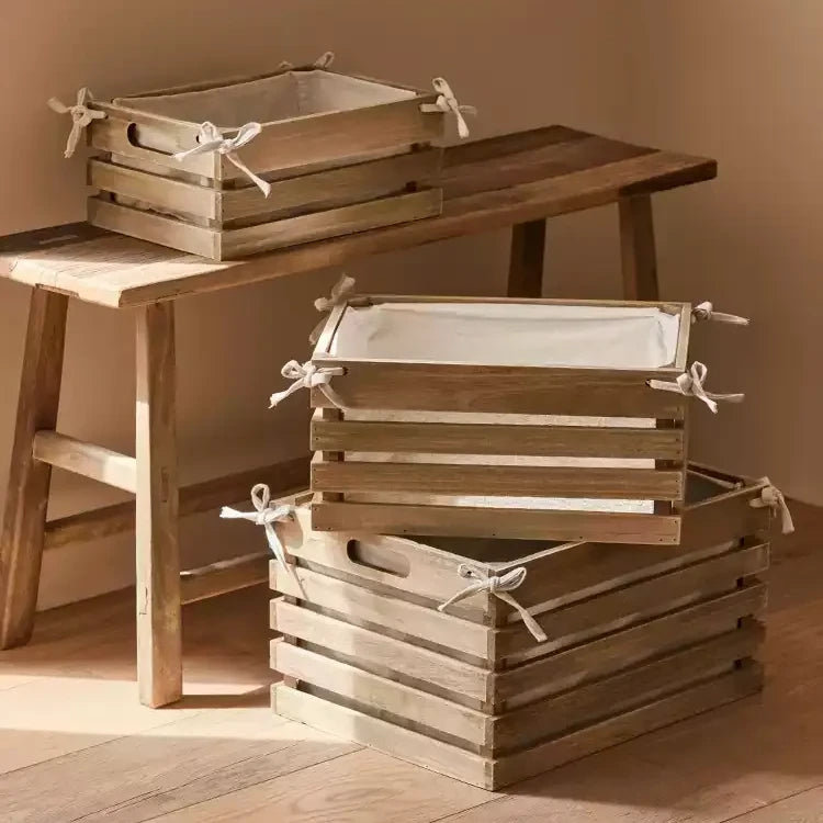 Caisse en bois doublée de lin, [Petit]