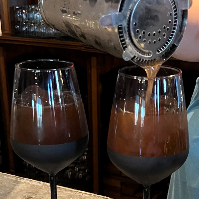Verres à vin trempés, Noir, noir, noir, noir