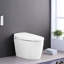 Toilette intelligente à siège chauffant, descente silencieuse silencieuse, chasse à distance. Céramique blanche, toilette de 18,5 po de hauteur avec nuit, chasse d'eau, duvet. 27,57 po de profondeur, 89,79 lb de poids, contrôlé