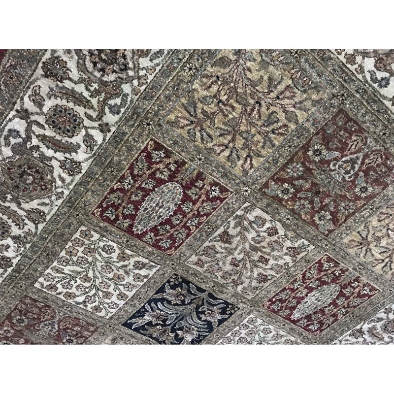 Wool Oriental Area Rug in Brown/Ivory/Burgundy