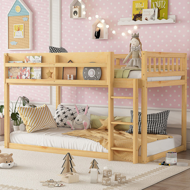 Lit superposé simple convertible simple au-dessus d'un lit simple avec structure en bois massif, conception compacte et échelle intégrée pour les enfants et les petites pièces