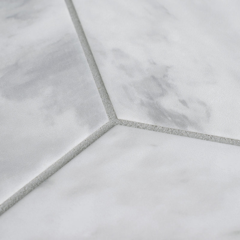 Carreau en porcelaine aspect pierre Classico Bardiglio Hex 7 "x 8"