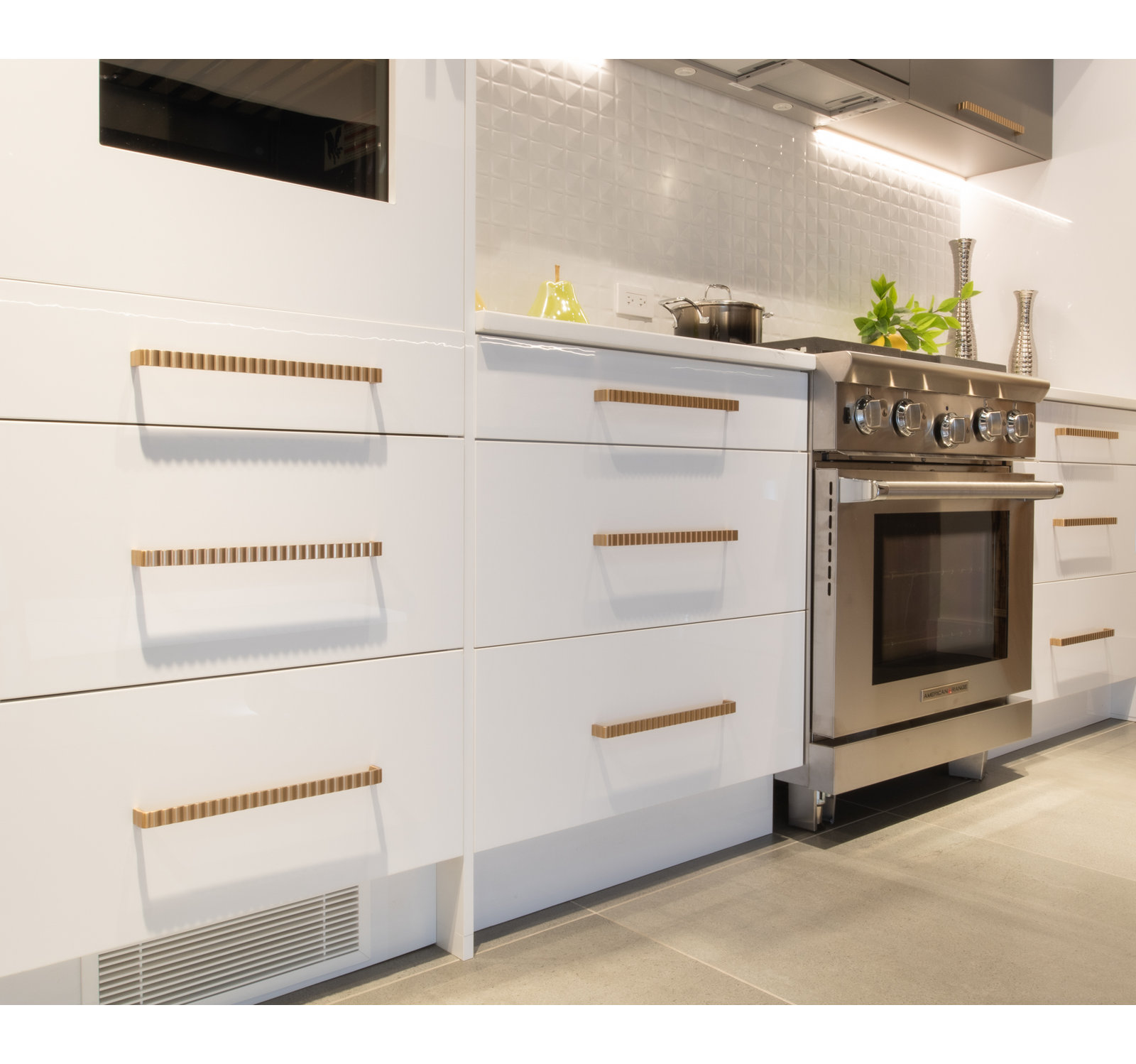 Natoma 6" Bar Cabinet Pull, Champagne Bronze