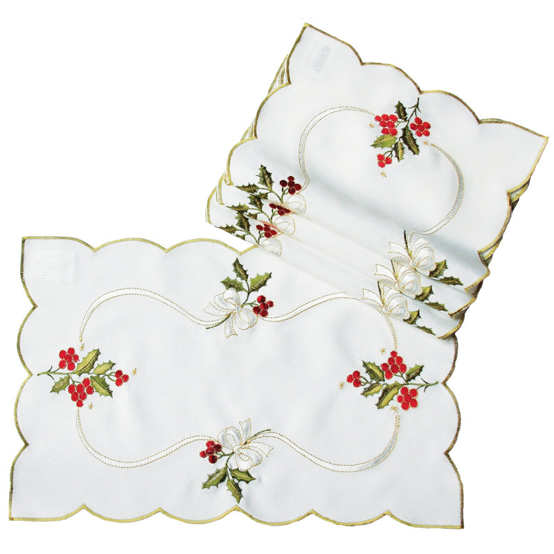 Napperon brodé holly berry