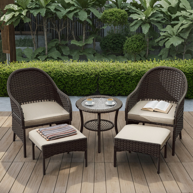 Ensemble de conversation pour patio en osier 2 personnes avec table d'appoint, repose-pieds et coussins beiges Elbart, Beige