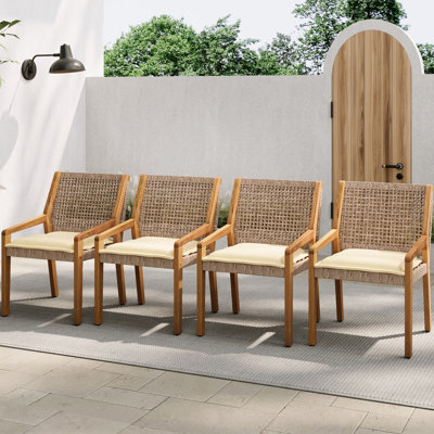Ensemble de 4 chaises de salle à manger d'extérieur en bois, coussin crème, finition, couleur brune, assise de soutien, installation rapide pour les chaises de jardin, bois et construction, l 23,5 po x l 21,3 po x H 32 po, décoration de jardin