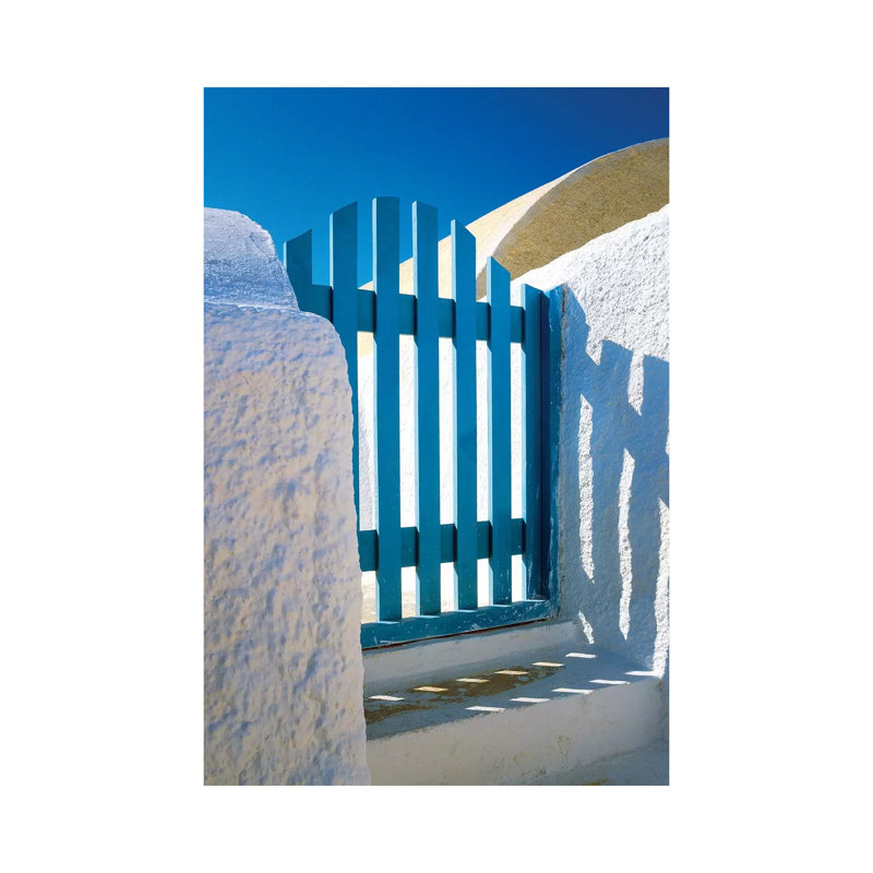 Grèce, Santorini, Oia. Barrière bleue de la maison. par Jaynes Gallery - Photographie sur toile tendue
