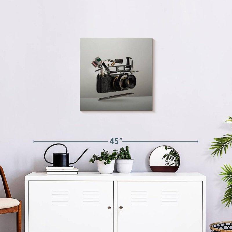Caméra analogique démontée Senne, H 20 po x l 20 po