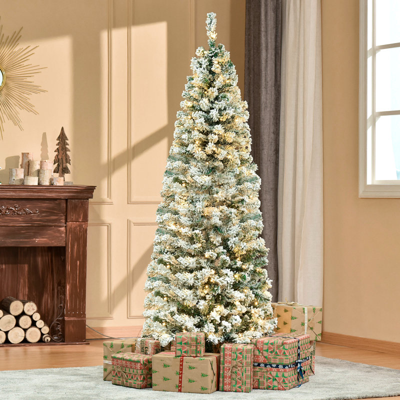Sapin de Noël artificiel enneigé 6 pi avec lumières réalistes, 250 lumières DEL et 462 pointes