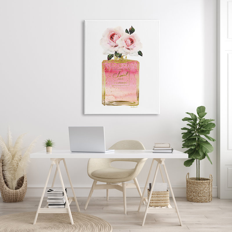Bouteille de parfum rose et or avec roses, Toile tendue, H 48 po x l 36 po