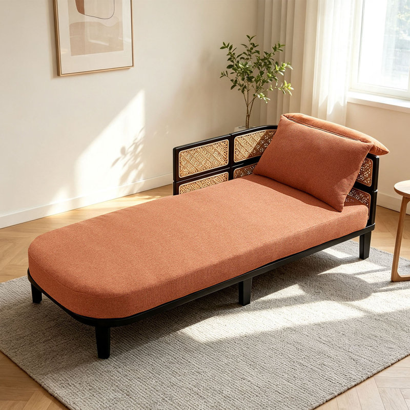 Chaise longue simple et rétro en rotin
