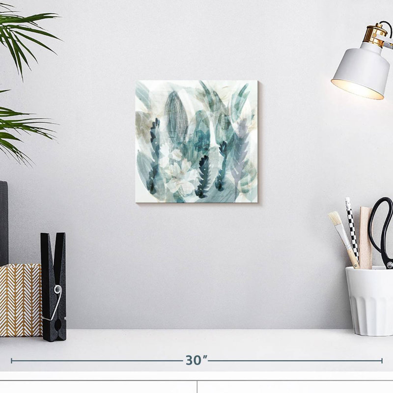 Harnek Powder Flowers, 10" H x 10" W