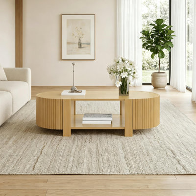 Table basse de 47 po en bois d'hévéa massif avec espace de rangement, conception cannelée