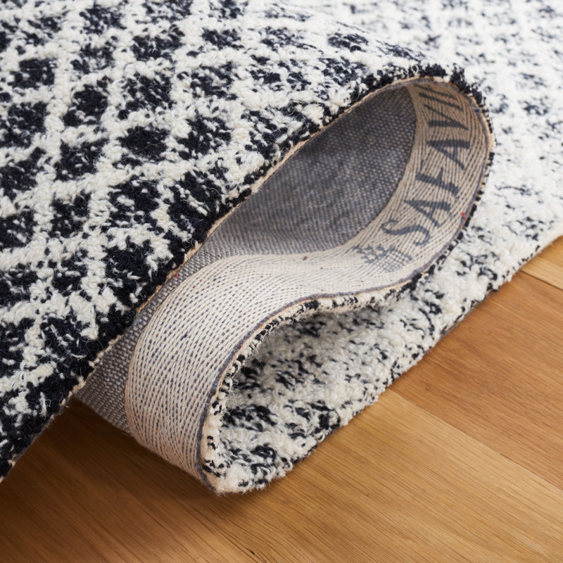 Micro-Loop Hand Tufted Wool And Cotton Geometric Rug, Rectangle 5' x 8'