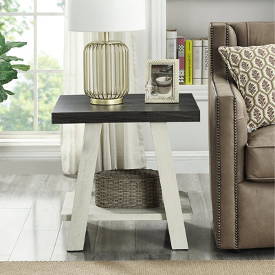Table basse contemporaine vieillie gris anthracite et beige patiné - Tablette en bois avec plateau rectangulaire dans le décor du salon