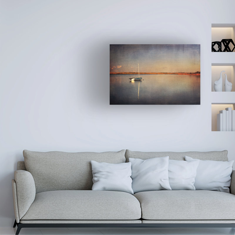 «Last Boat in the Bay» par Katherine Gendreau - photographie sur toile tendue, H 30 po x l 47 po x P 2 po, Toile tendue