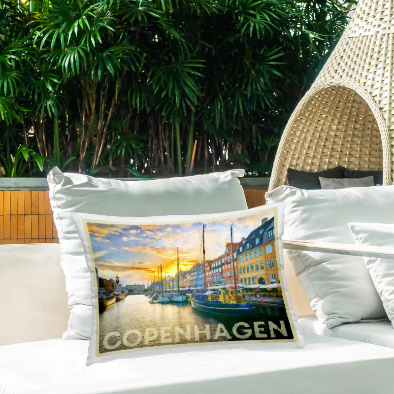 Coussin d'extérieur imprimé Copenhagen City Canal par GraffiTee Studios