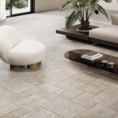 Carrelage en porcelaine aspect pierre Gascogne