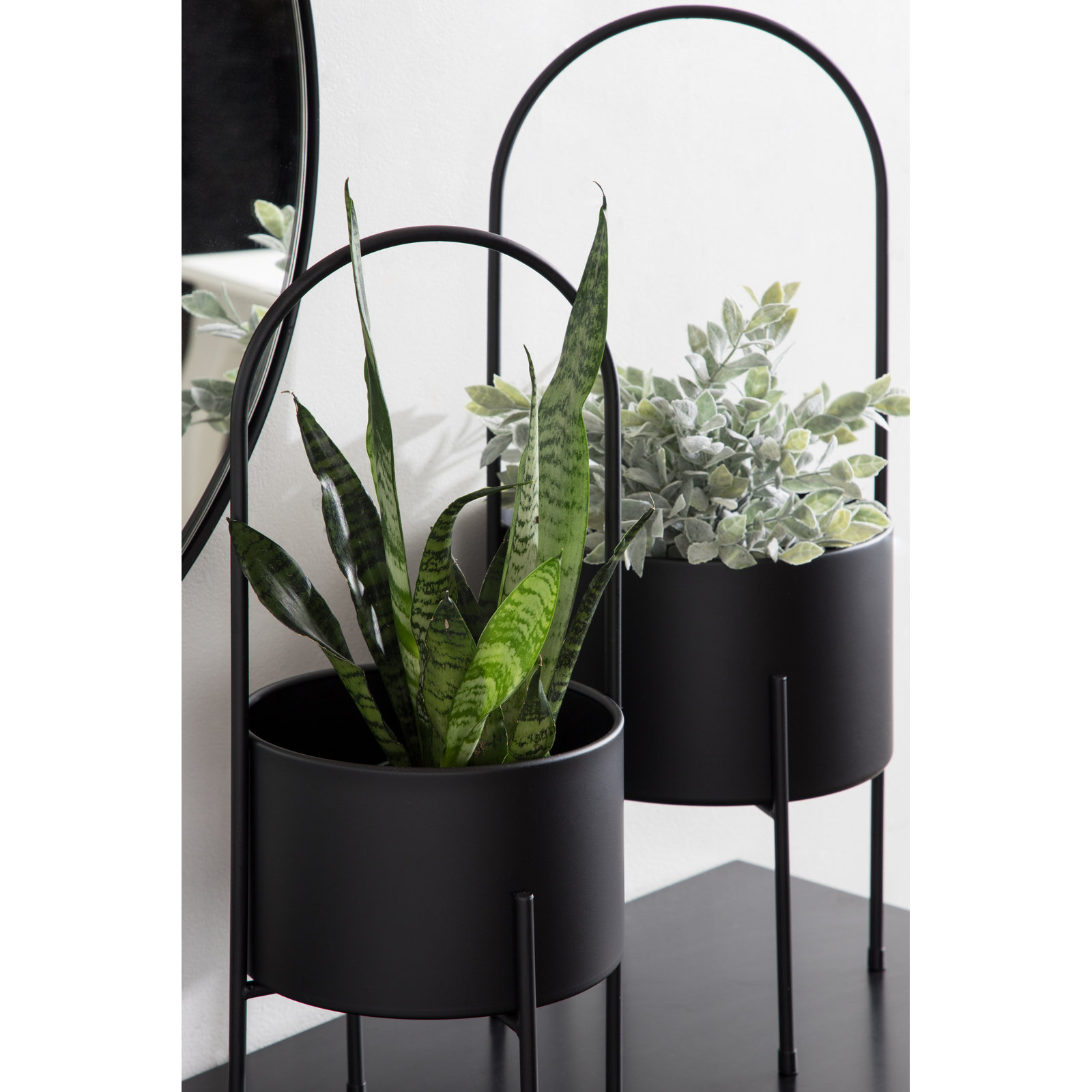 Asella 9" Pot Planter, Black