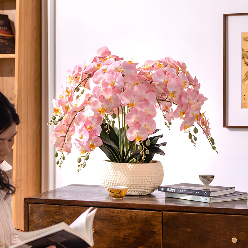 Ornements de fleurs simulées