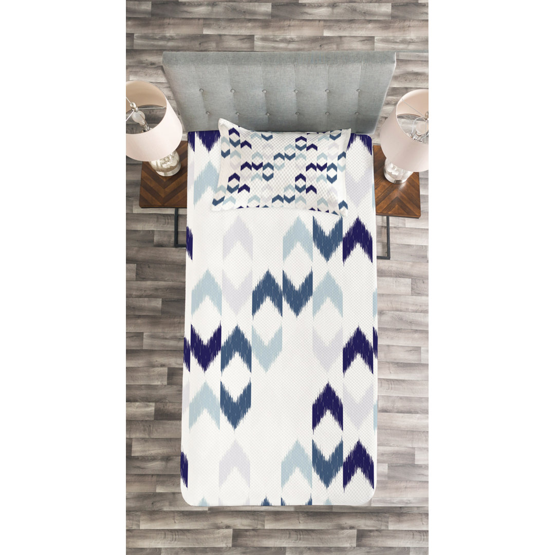 Gestepptes Bettdecken-Set, Ikat Chevron-Zickzack, Ethnisch, Weiß Blau Lila