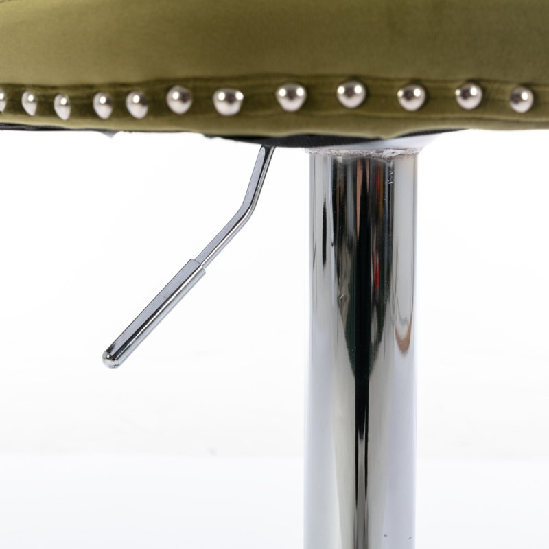 Tabourets de bar pivotants en velours avec hauteur d'assise réglable et dossier capitonné, parfaits pour un pub, une cuisine ou un îlot central.