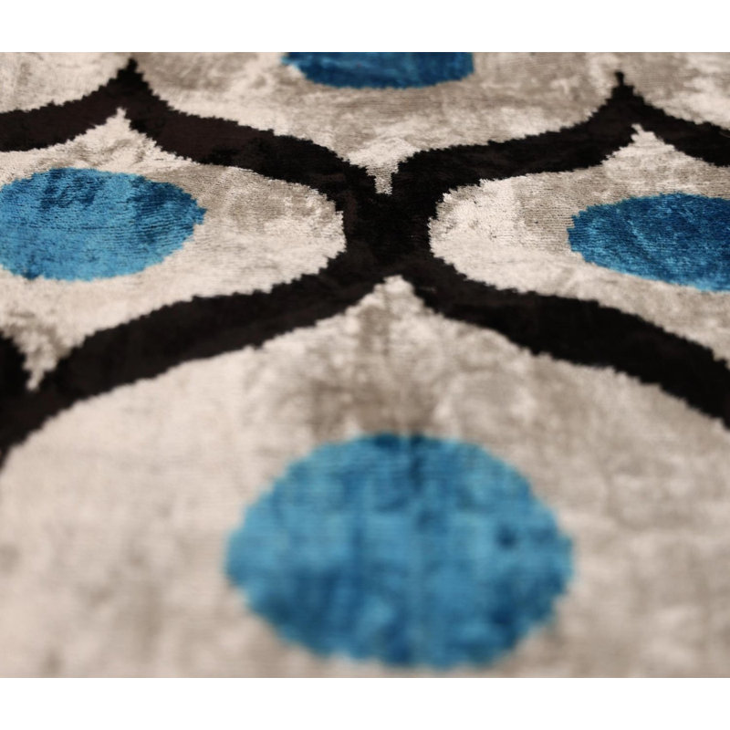 Coussin de luxe en velours de soie bleu et noir 16 x 16