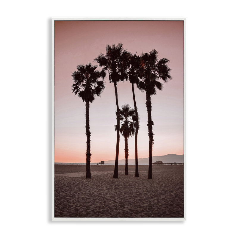 Giclée encadrée rose Stanta Monica, par Natalie Carpentieri, H 24 po x l 16 po, Estampe numérique encadrée blanc bord de mer