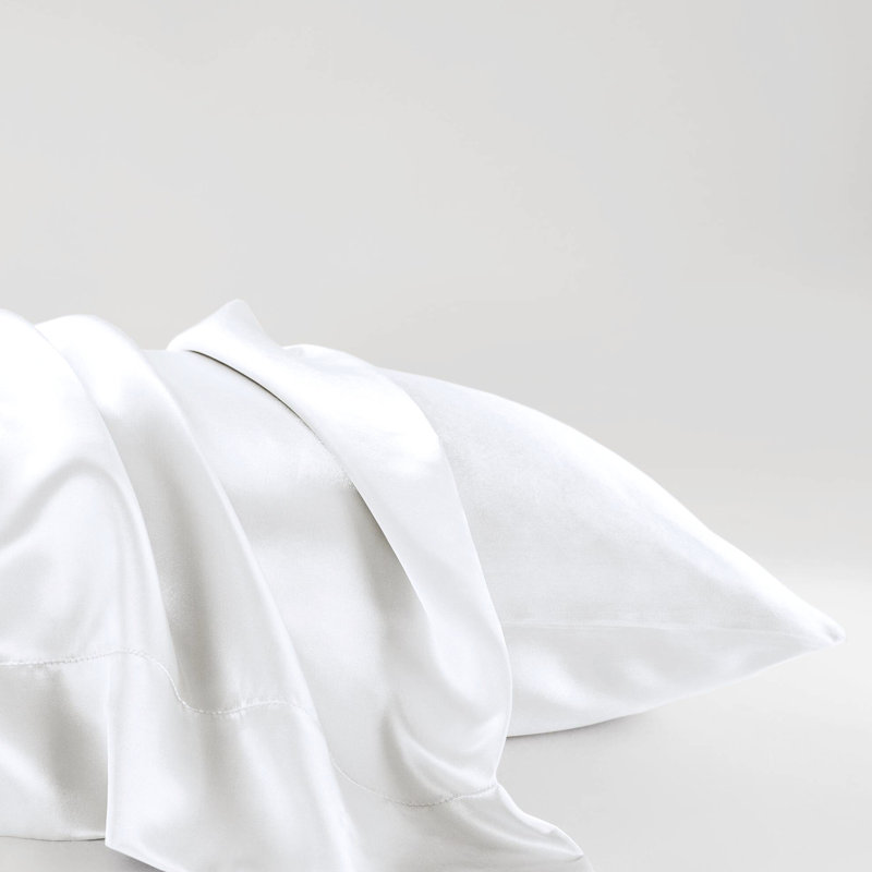 Ensemble de draps en satin blanc de luxe pour lit simple (4 pièces) - Infroissable, doux pour la peau et les cheveux, convient aux matelas de 40 cm d'épaisseur, comprend un drap plat et des taies d'oreiller. Dompte les frisottis pour un sommeil réparateur et paisible.