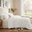 Édredon lit-dans-un-grand-lit-de-lit-de-lit-de-pin-ivoire avec draps, taies d'oreiller et taies décoratives-103425110-101518307