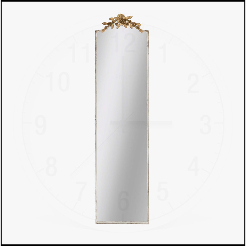 Miroir rectangulaire exquis avec couronne florale complexe et design intemporel