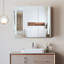 Surface de l'armoire à pharmacie avec miroir DEL, désembueur, antibuée, luminosité réglable