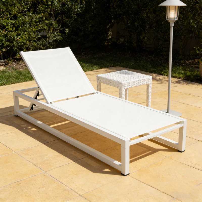 CHAISE LOUNGE