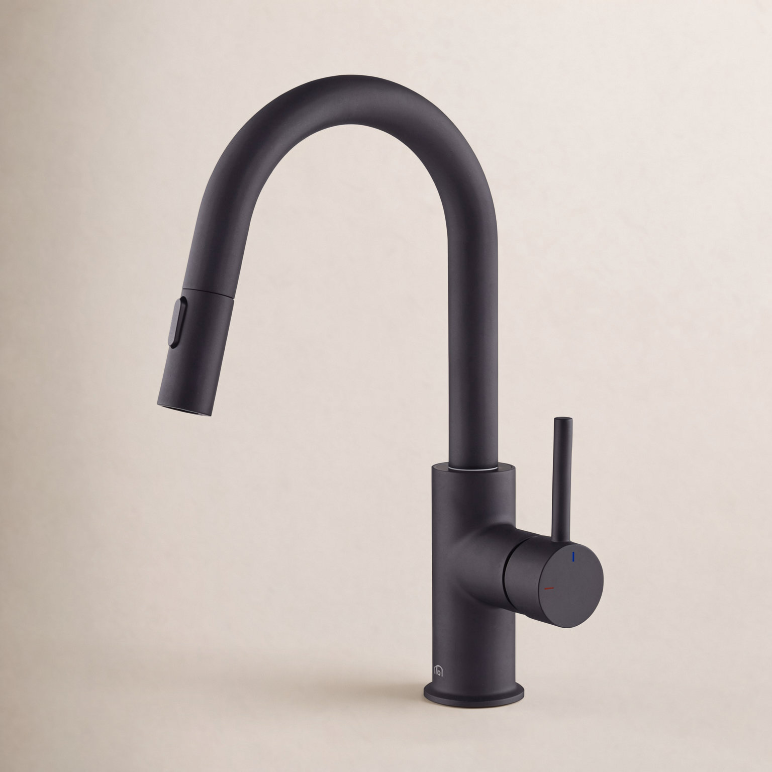 Luxe Pull-Down Kitchen Faucet, Matte Black