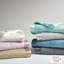Très grande couverture en duvet synthétique avec bordure en satin-113920714-113920715