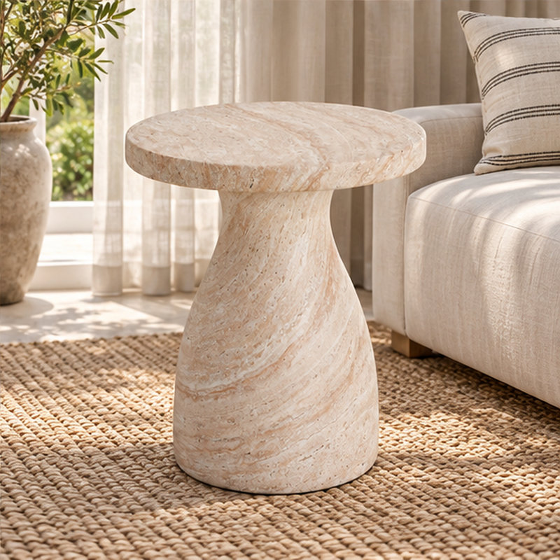 Table d'appoint d'extérieur en béton beige aspect travertin, forme sablier, H 23 po x l 20 po x P 20 po