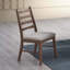 Chaise rembourrée à structure en bois-436365977
