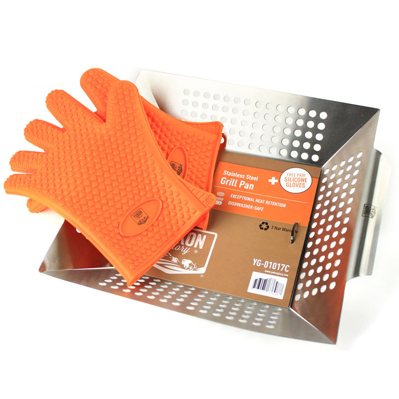 Yukon Glory stainless grill pan with 425F heat-resistant silicone gloves