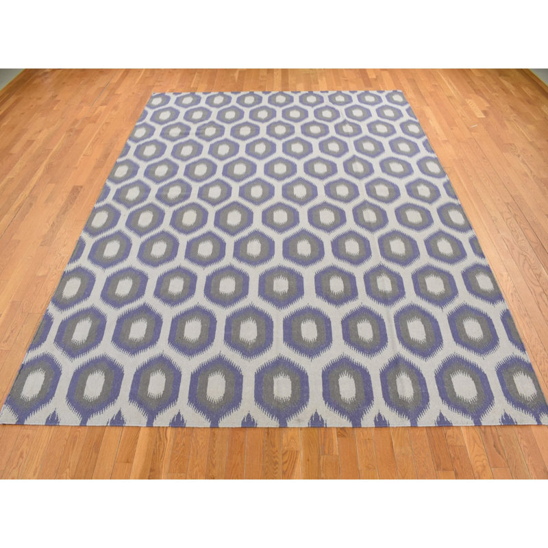 Tapis unique 8 pi 10 po x 12 pi 2 po