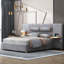 Grand lit plateforme en velours gris avec prises et espace de rangement disponible avec sortie et options de chevet