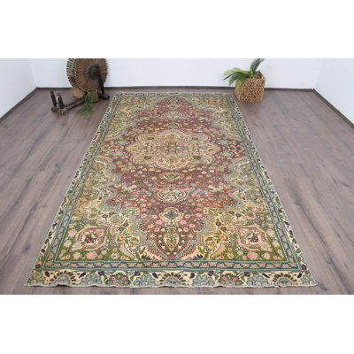 Tapis classique en laine beige à motif patchwork de 62,6 po x 111,8 po